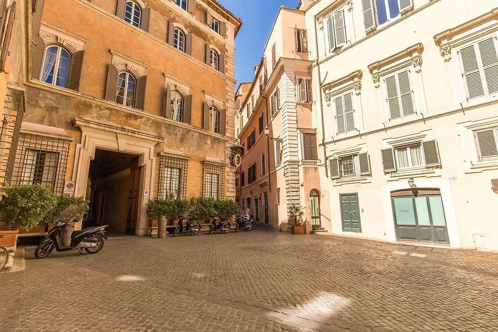 ** Hotel Your Suite Rom Italien