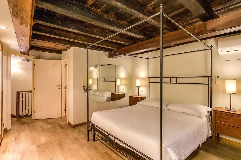 Your Suite Rom 2*,  Italien