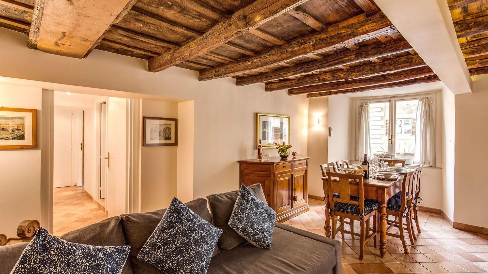** Hotel Your Suite Rom Italien