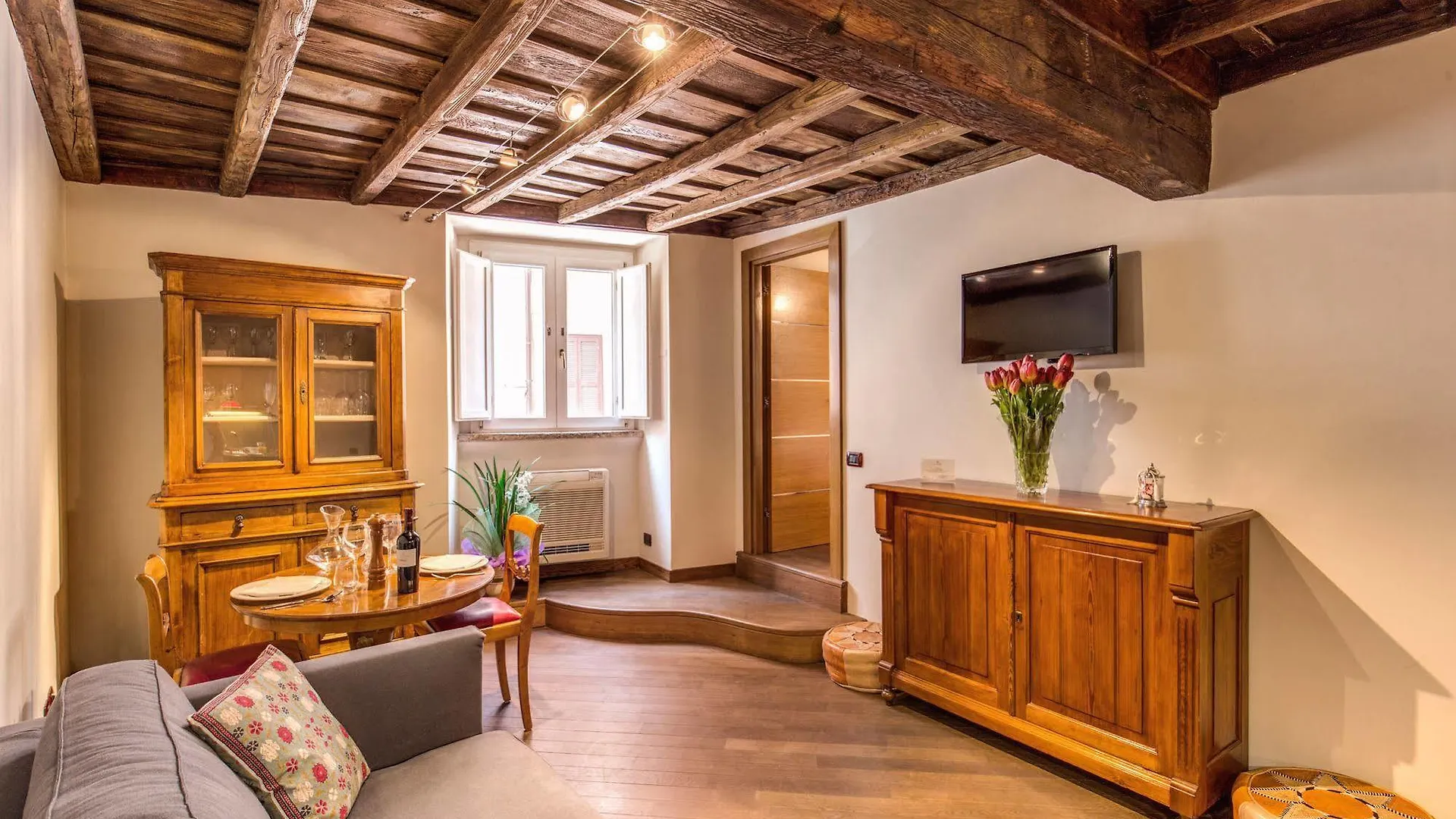 ** Hotel Your Suite Rom Italien